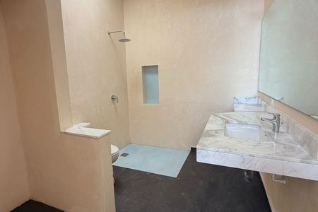 Casa remodelada con acabados de lujo en el Centro