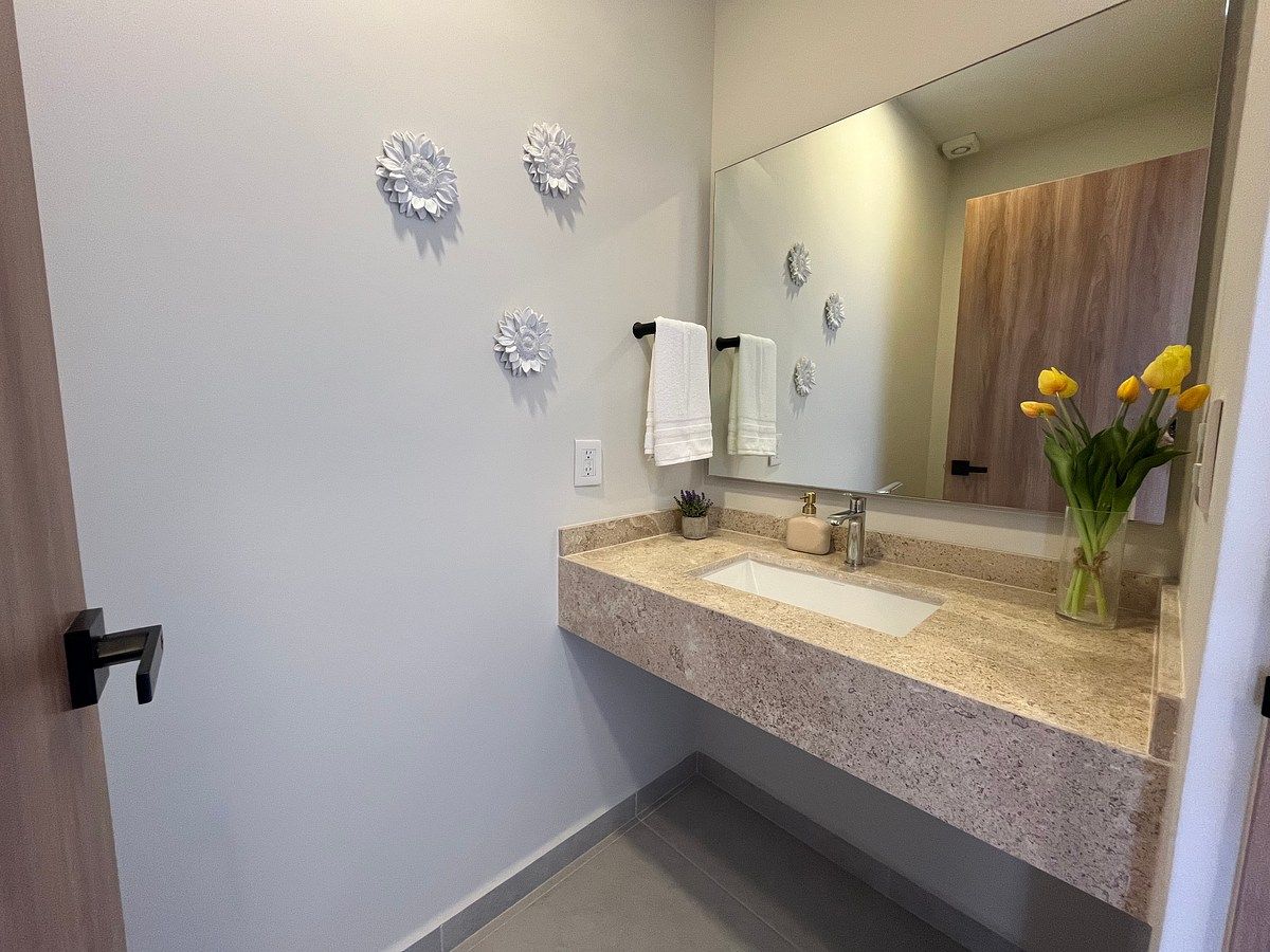 Medio baño en planta baja, foto 8 de 23