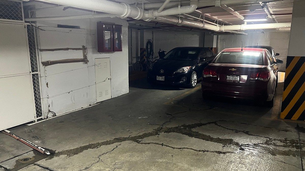ESTACIONAMIENTO, foto 14 de 15