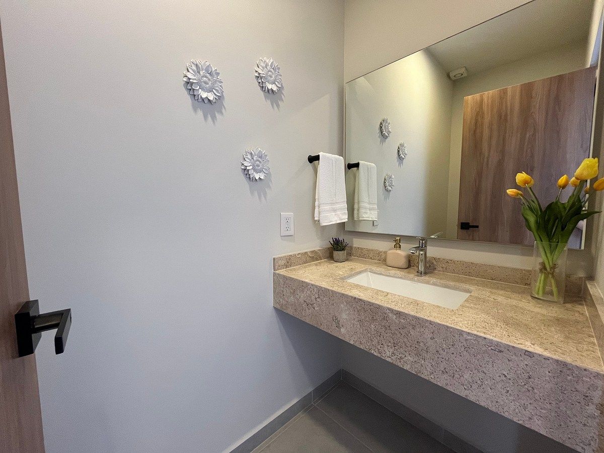 Medio baño planta baja, foto 5 de 23
