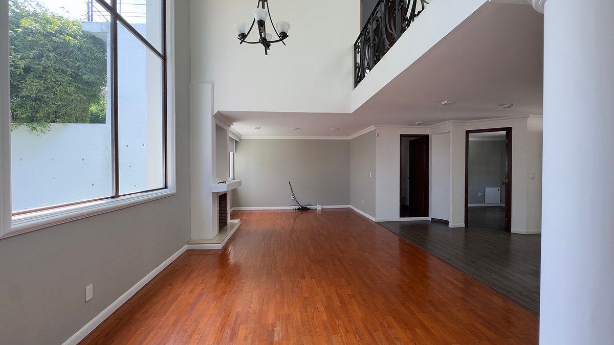 Casa en venta Condado de Sayavedra, Zona Esmeralda. 3 recámaras, gimnasio. - foto 3