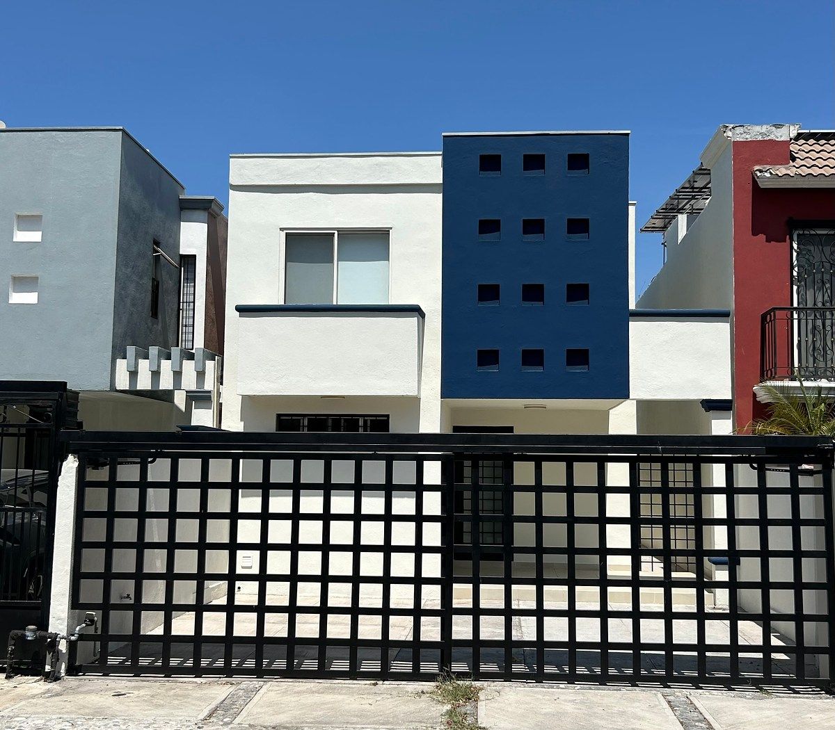 CASA EN RENTA PUERTA DE HIERRO, CUMBRES, foto 1 de 12