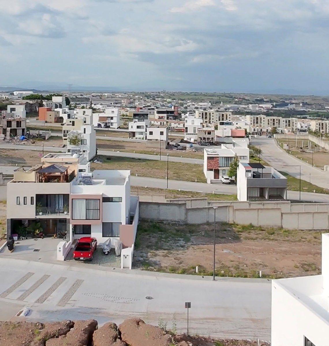 TERRENO À VENDA EM CAPITAL SUR – CONDOMÍNIO ABU DHABI QUERETARO, foto 1 de 12