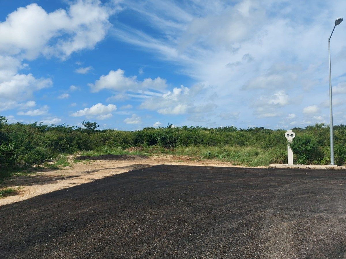 TERRENO À VENDA DE 1014 M2 EM CONKAL YUCATAN, foto 1 de 8