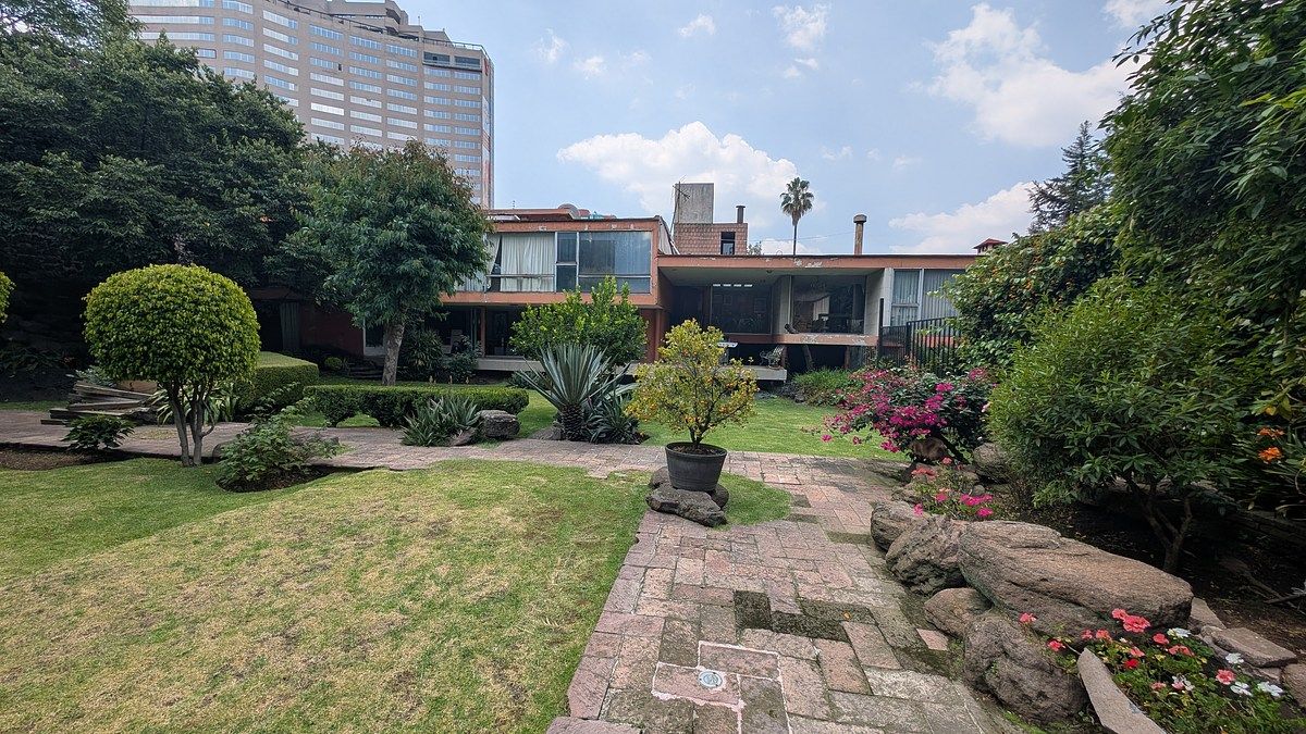 Jardines del Pedregal, 3 casas sobre Nubes Norte, amplio jardin y espacios - foto 2