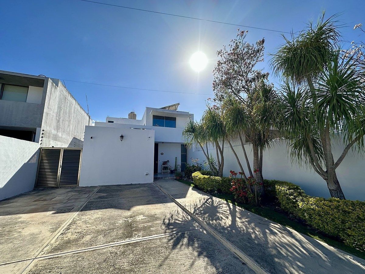 Casa de 3 quartos com painéis solares, foto 1 de 35