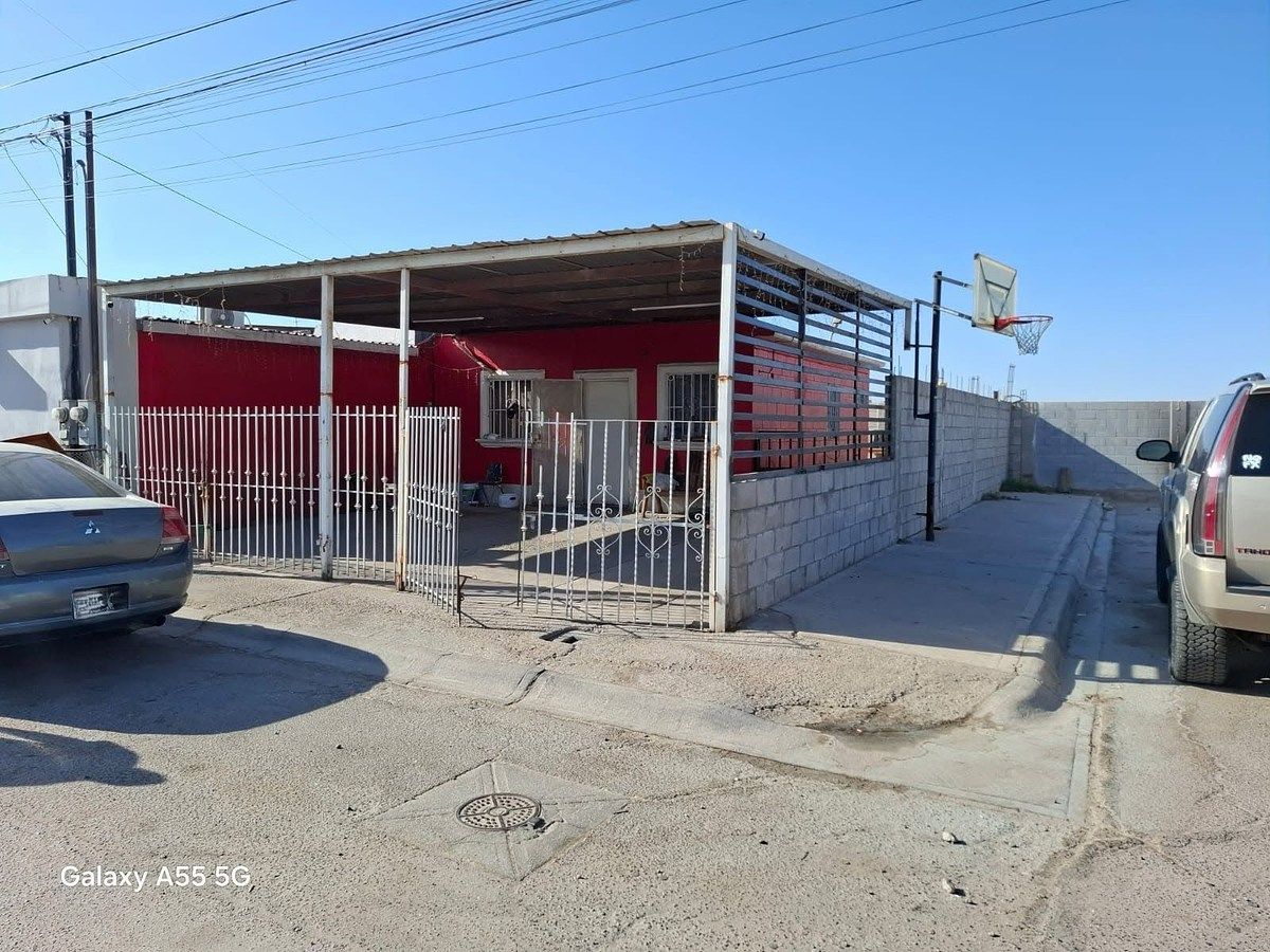 ¡Se renta casa en esquina en Valle de Puebla (Mexicali, B.C.)!, foto 1 de 10