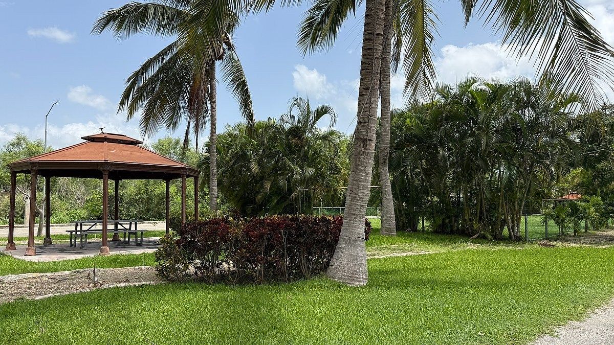 Lote em Yaxkukul, Yaxkukul, foto 4 de 6