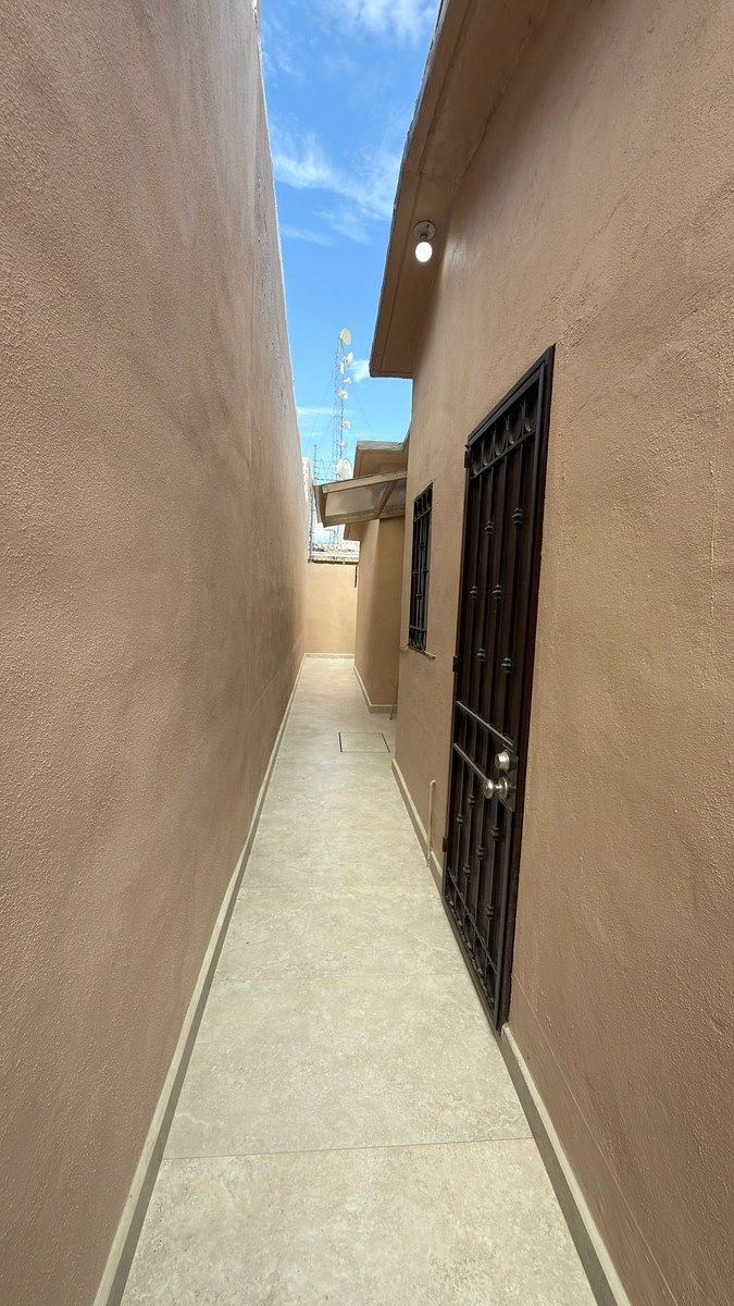 Casa em Villa Fontana I, Tijuana, foto 3 de 19
