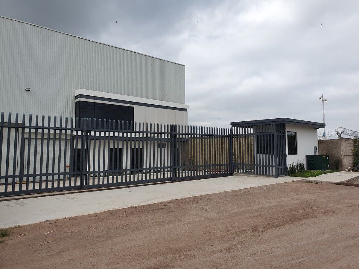 Warehouse 2,052 m for rent at the foot of the macro bypass and prolongation of Lopez Mateos, photo 1 of 38