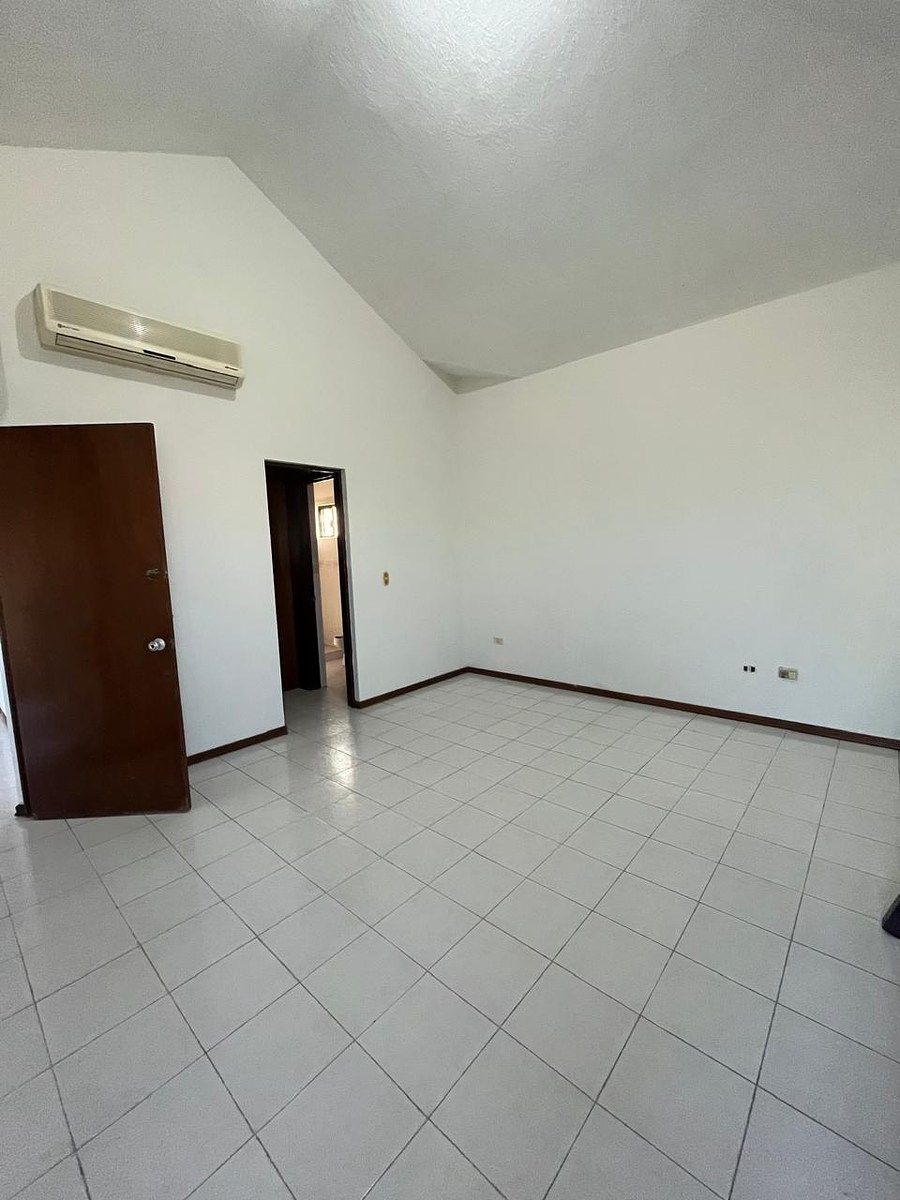 Casa en Contry Sol, Guadalupe, foto 8 de 15