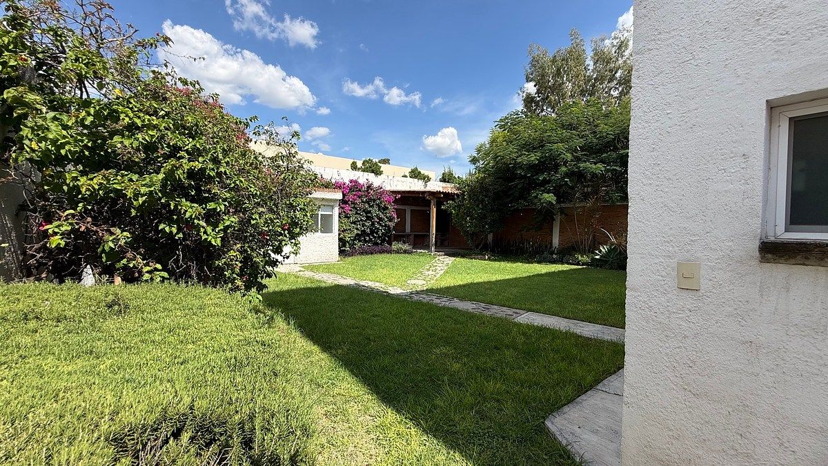 BAJA DE PRECIO!! CASA EN VENTA EN JURICA CON  RECAMARA EN PB, EN PRIVADA, foto 1 de 46