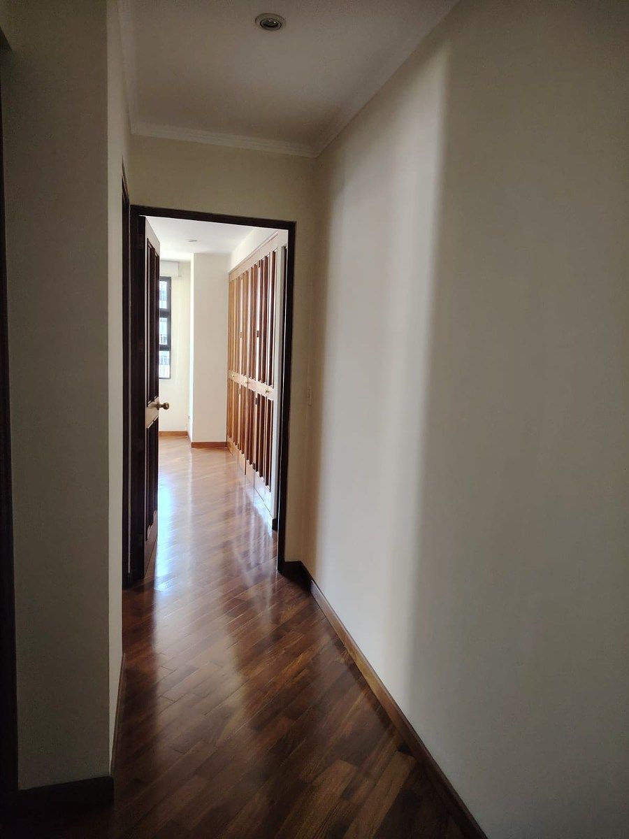 Zona 14 | Apartamento Semi Amueblado y Equipado en Renta - Image 4