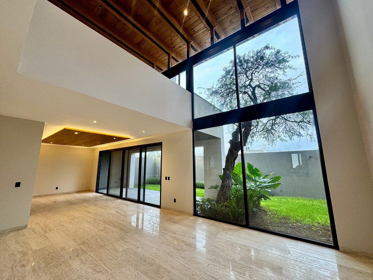 Casa NUEVA de Revista! Exclusivo Fracc. LAGOS/ Campanario Norte, foto 1 de 43