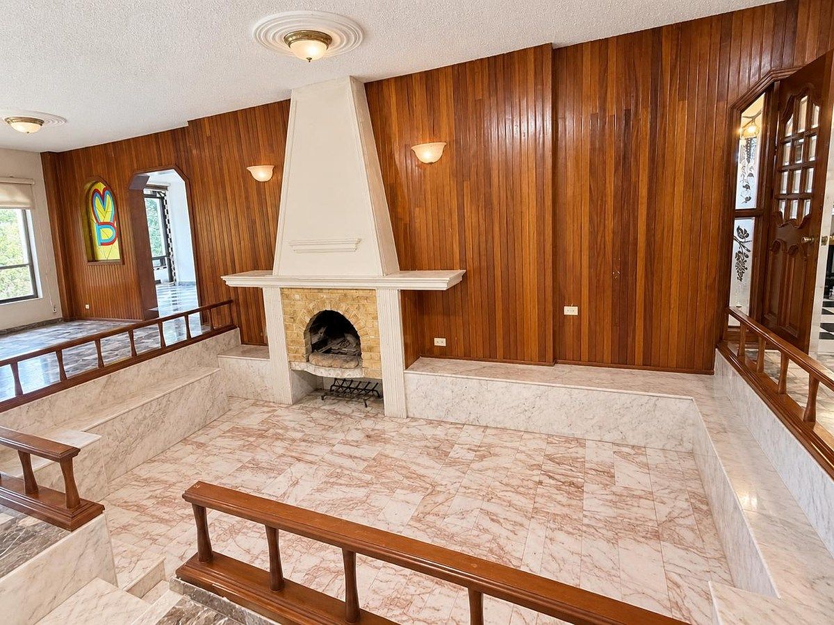 SALA, CHIMENEA Y CANTINA, foto 3 de 15