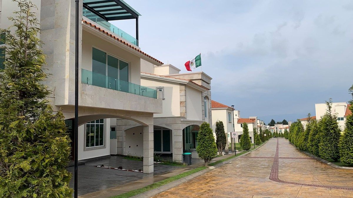 Casa em condomínio à VENDA, foto 1 de 31