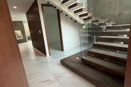 Casa em condomínio à VENDA
