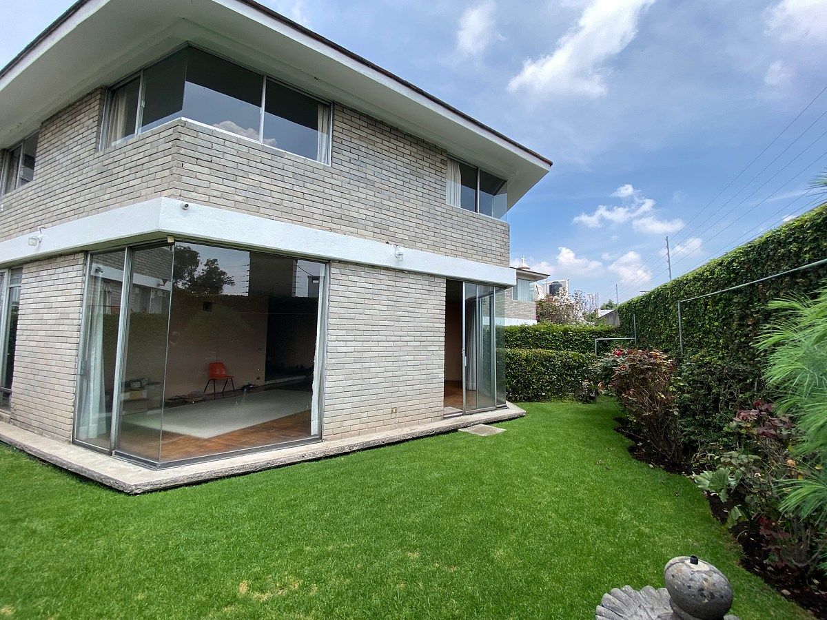 Casa com Grande Potencial de Remodelação em Exclusiva Privada de apenas 7 casas, foto 1 de 22