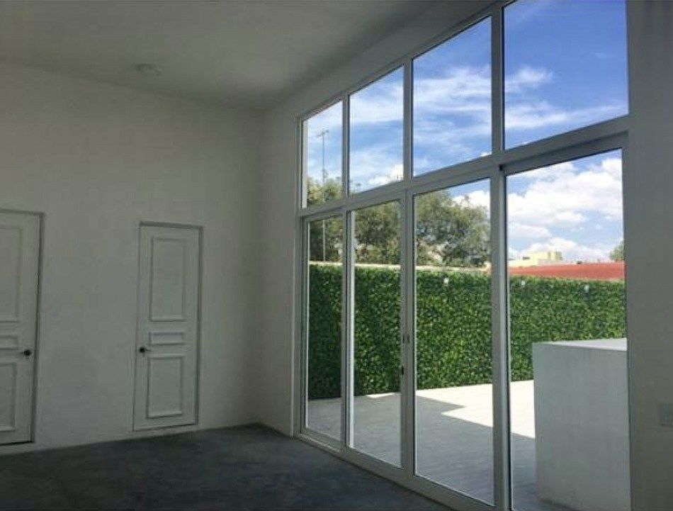 CASA PARA ESCRITÓRIO COM USO DO SOLO NA COLÔNIA SAN RAFAEL, foto 1 de 8
