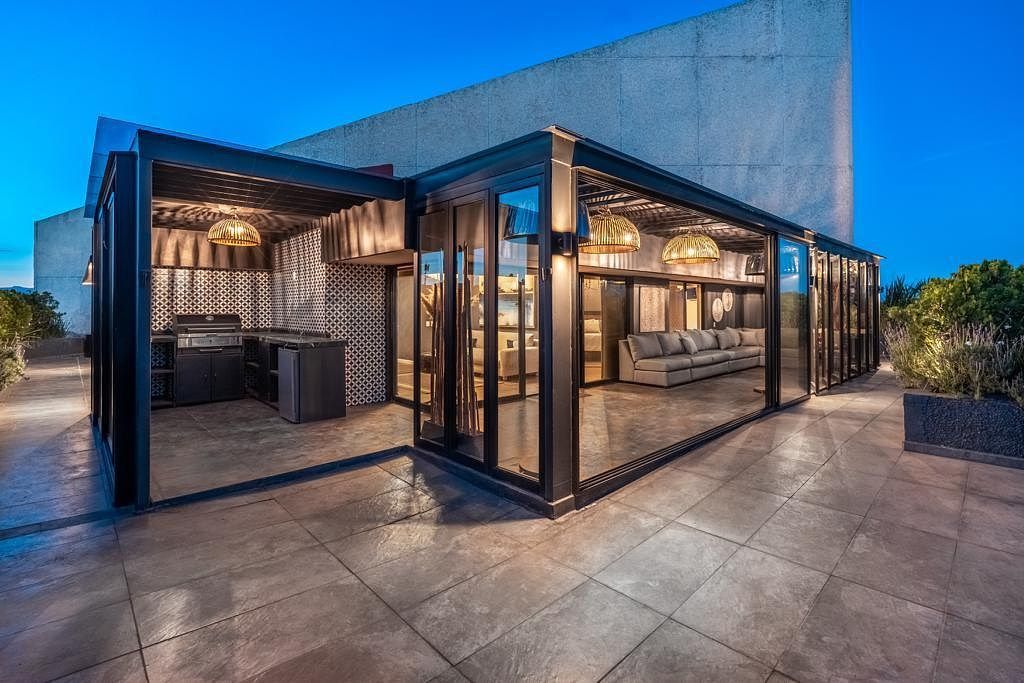 APARTAMENTO EXCLUSIVO MOBILIADO E EQUIPADO | 660 M² TOTAIS, foto 1 de 21