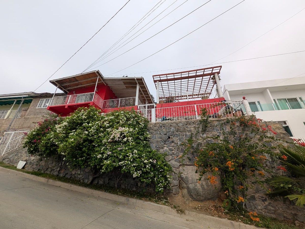 HOUSE IN CENTRAL AREA WITH BEAUTIFUL VIEW, photo 1 of 6