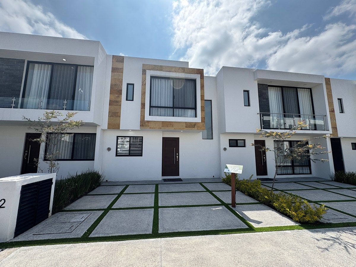 Casa en Venta Juriquilla Modelo Acacia (Los Robles)