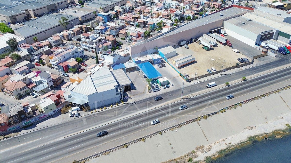 Local comercial y terreno en venta en Vía Rápida Poniente, Tijuana - foto 5
