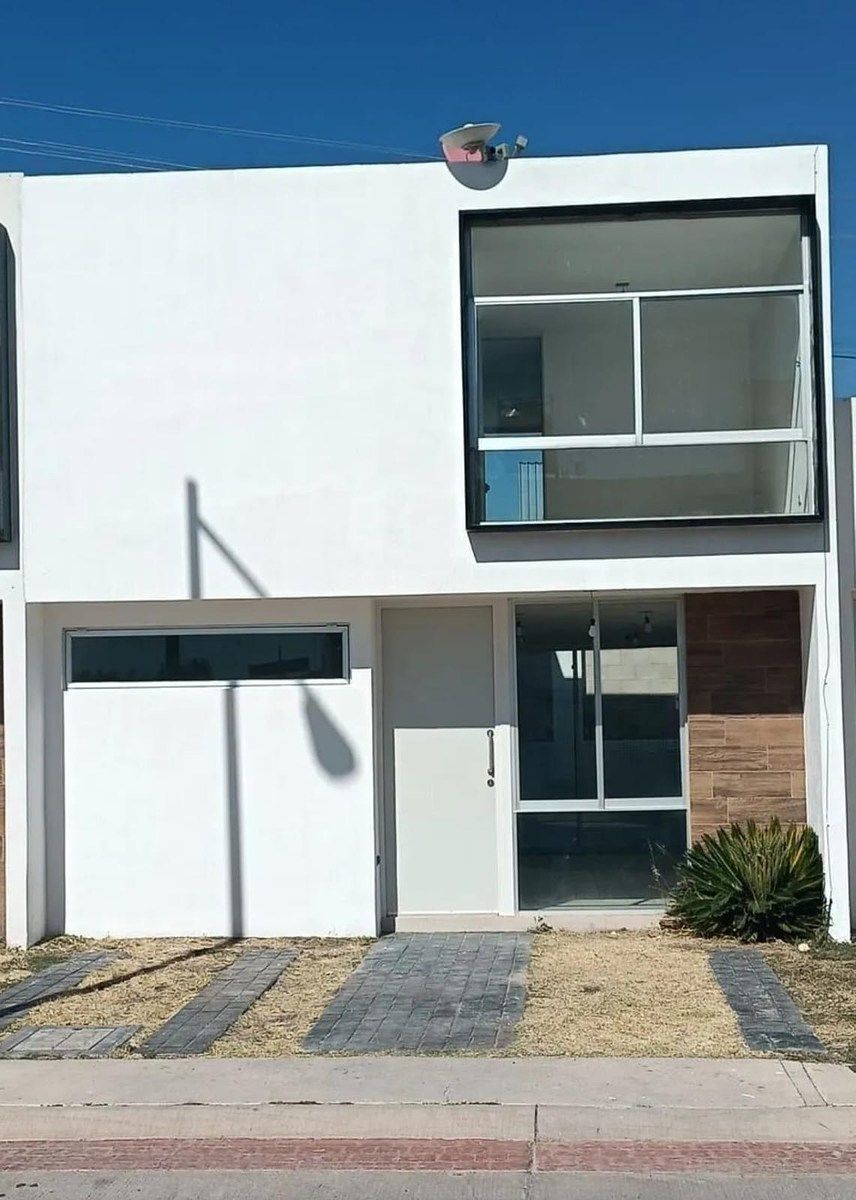 Casa en renta en fracc. La vida, corregidora , Qro. Recamara en planta baja, foto 1 de 16