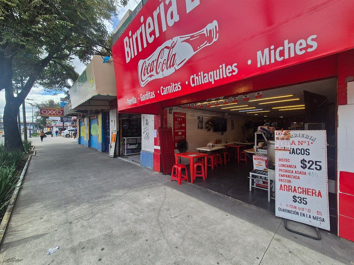 Local Comercial en VENTA como TERRENO , CALZADA DE TLALPAN,Metro Portales - foto 2