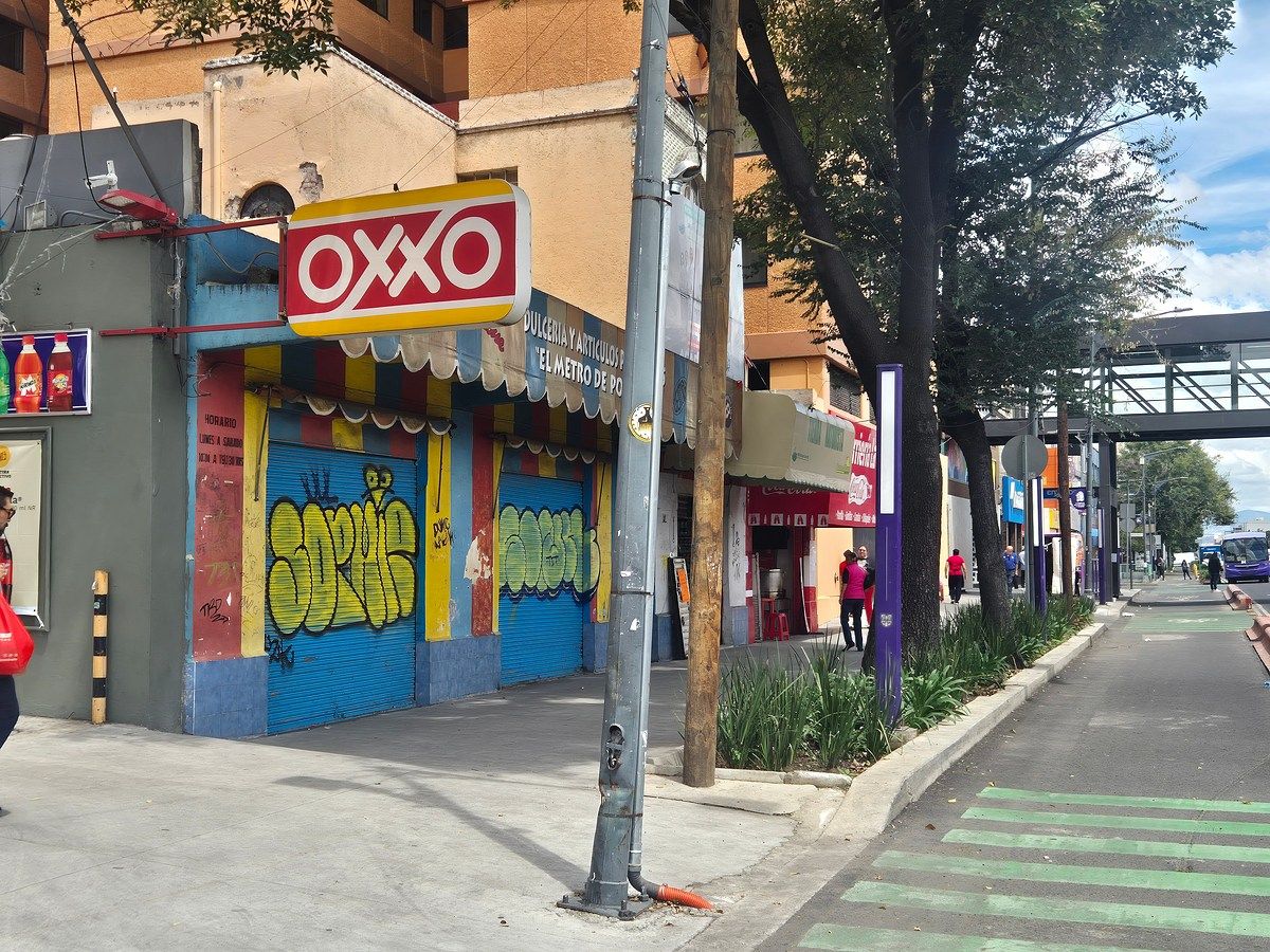 Local Comercial en VENTA como TERRENO , CALZADA DE TLALPAN,Metro Portales - foto 1