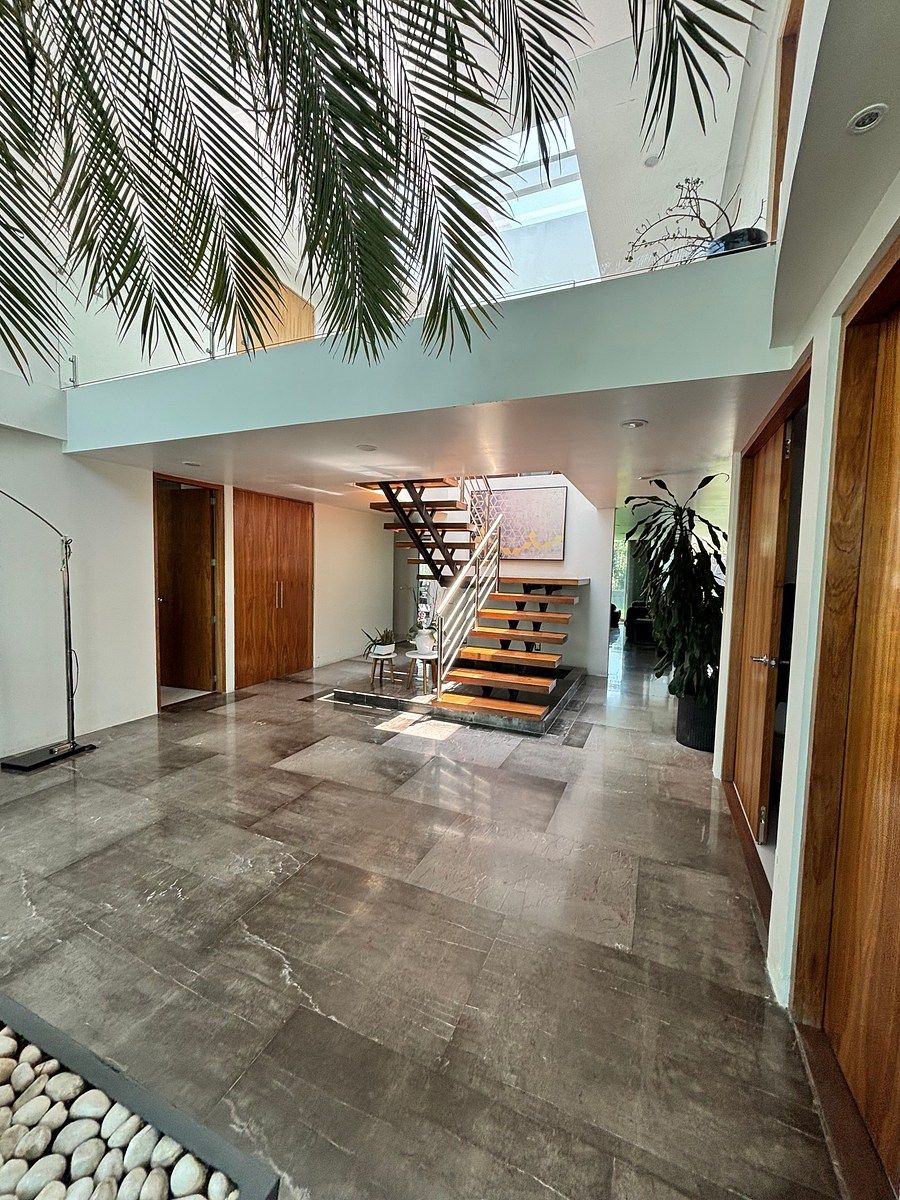 Venta de Residencia Remodelada, Lomas de Tecamachalco - foto 3