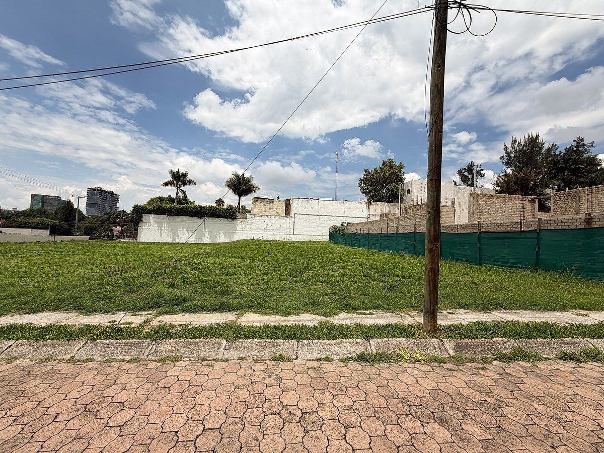 Lote em Colinas de San Javier, Guadalajara, foto 4 de 11