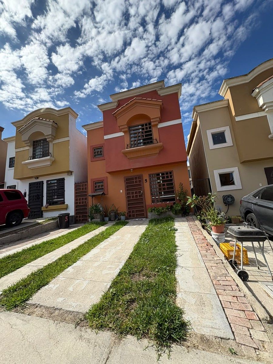 CASA SEMIAMUEBLADA EN RENTA EN QUINTA DEL CEDRO EN SANTA FEEN TIJUANA, foto 1 de 17