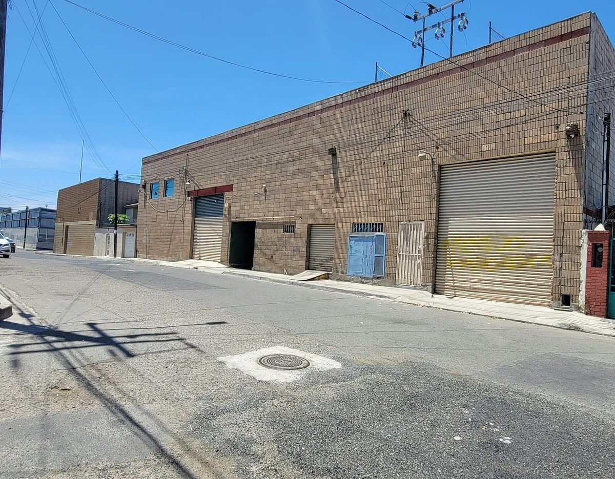 Warehouse in Soler 💲650,000 USD, photo 1 of 15