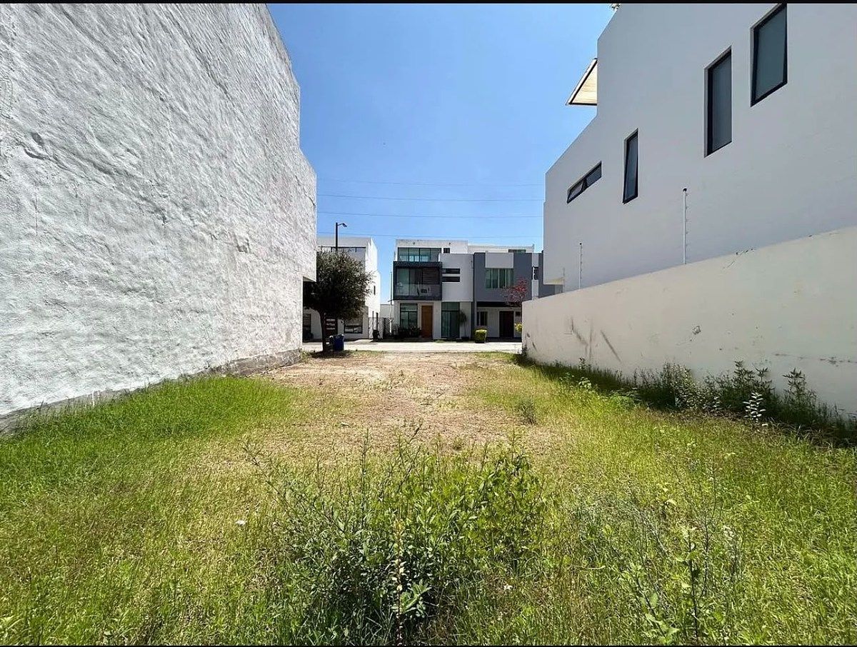 Terreno en venta Parques Vallarta, Coto Cedro - foto 2
