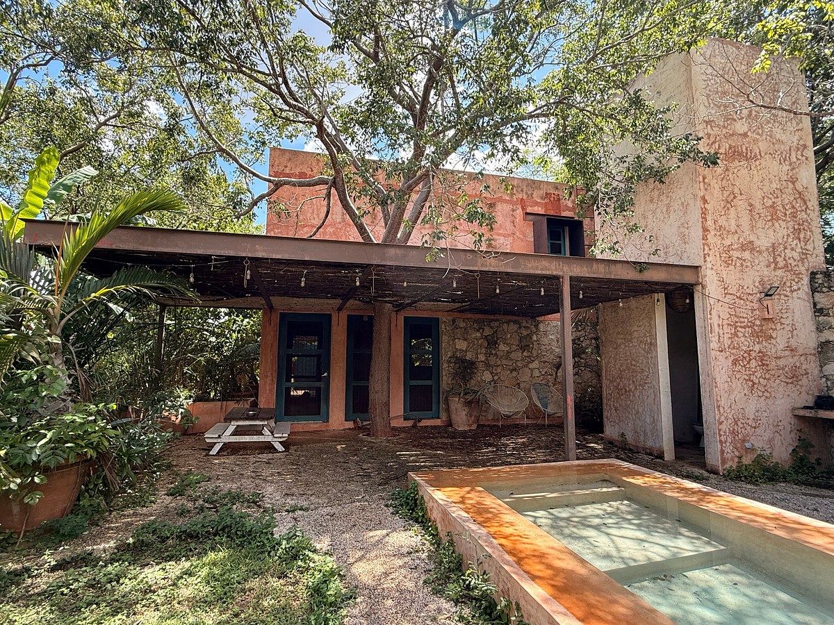 Residencia de una planta en Temozón Norte, foto 1 de 26