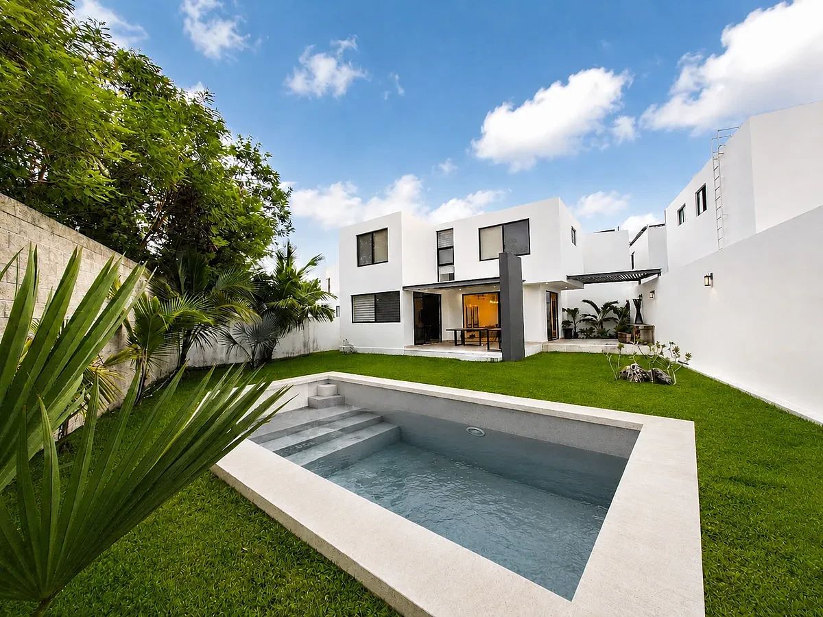 CASA À VENDA EM CONDOMÍNIO COM PISCINA E 35 PAINÉIS SOLARES, foto 1 de 10