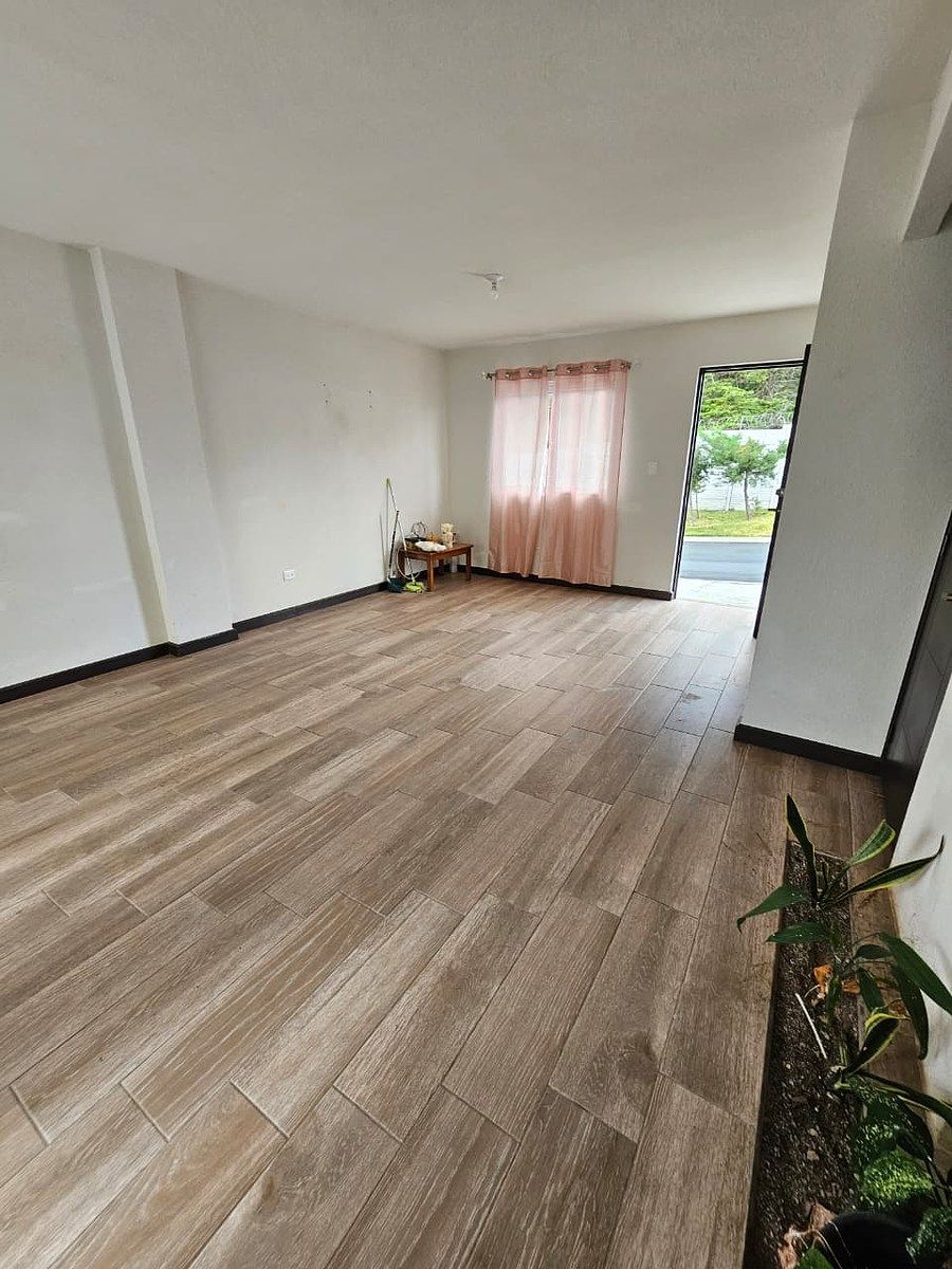 Casa en Renta - Condominio Almería San José Pinula - Image 3