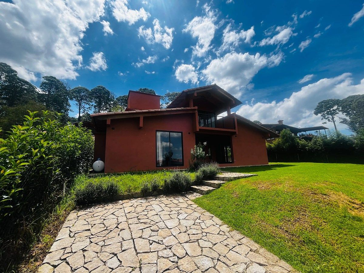 Casa en renta en Valle de Bravo, foto 1 de 12
