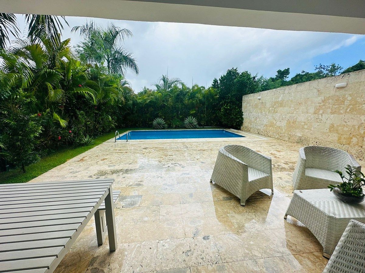 Villa en Playa Nueva Romana en venta en US$485,000, foto 1 de 9