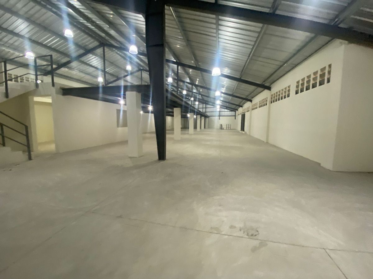 Nave en Prolongación 27 de febrero, Santo Domingo Centro (Distrito Nacional), foto 10 de 19