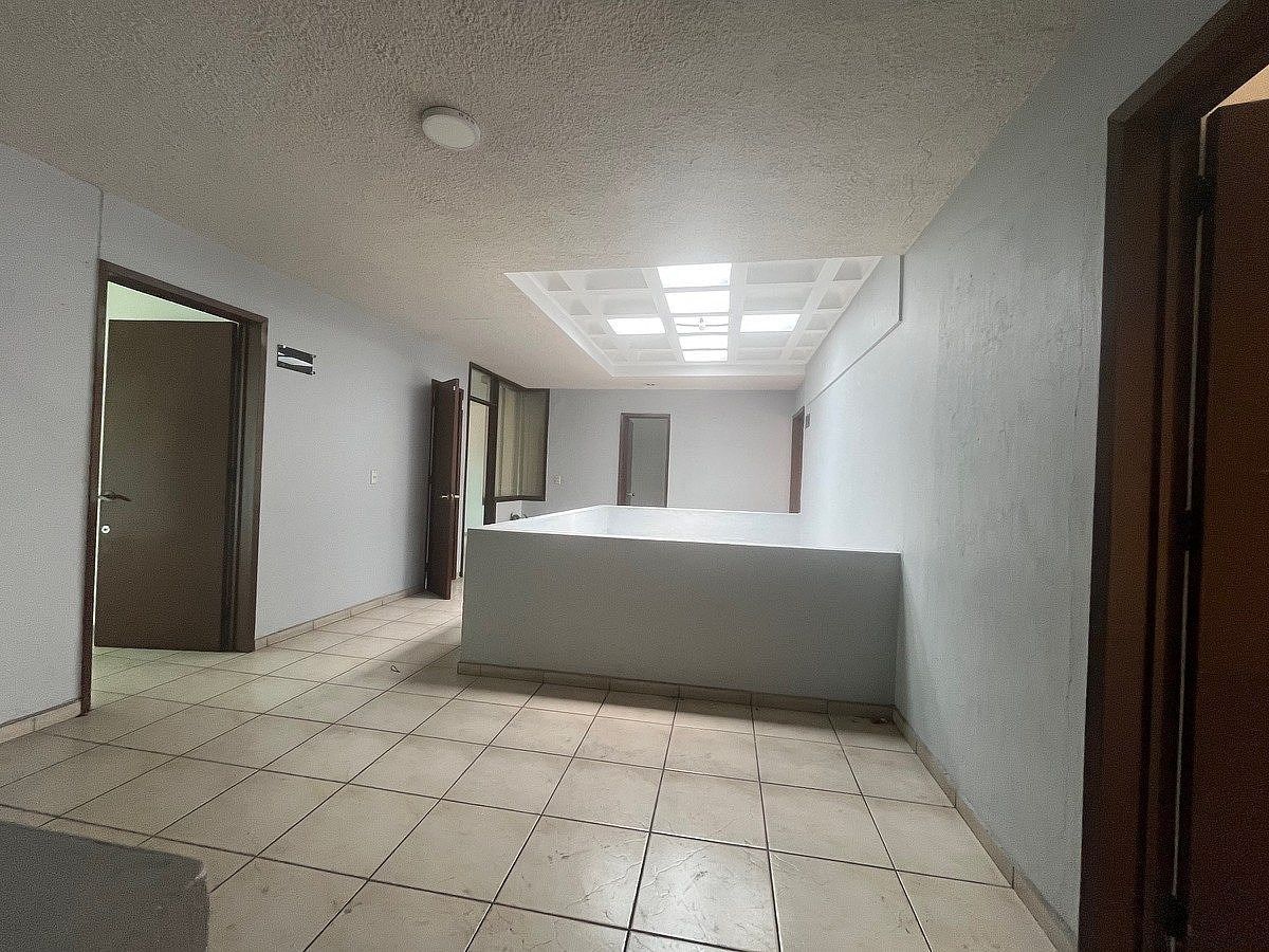 Building in Jardines del Country, Guadalajara, photo 7 of 47