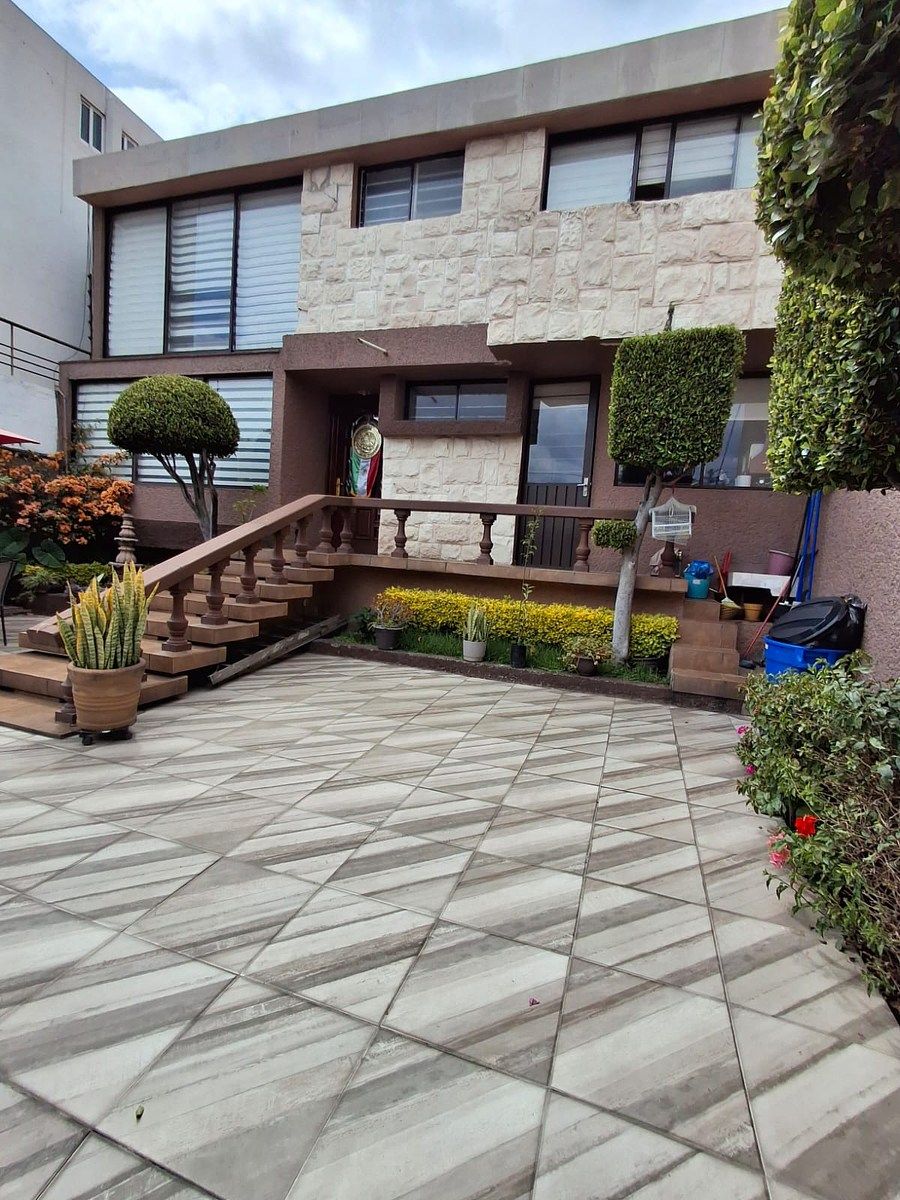 House in Ciudad Satélite, Naucalpan de Juárez, photo 2 of 19