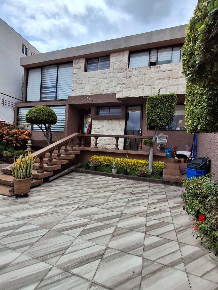 House for sale in Satelite, photo 1 of 19