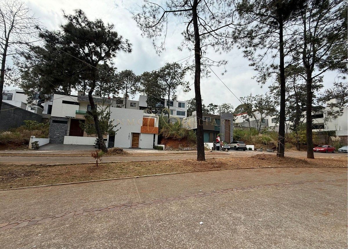 Terreno en venta en Pinar de Altozano, Morelia | Privada y entorno boscoso - foto 2