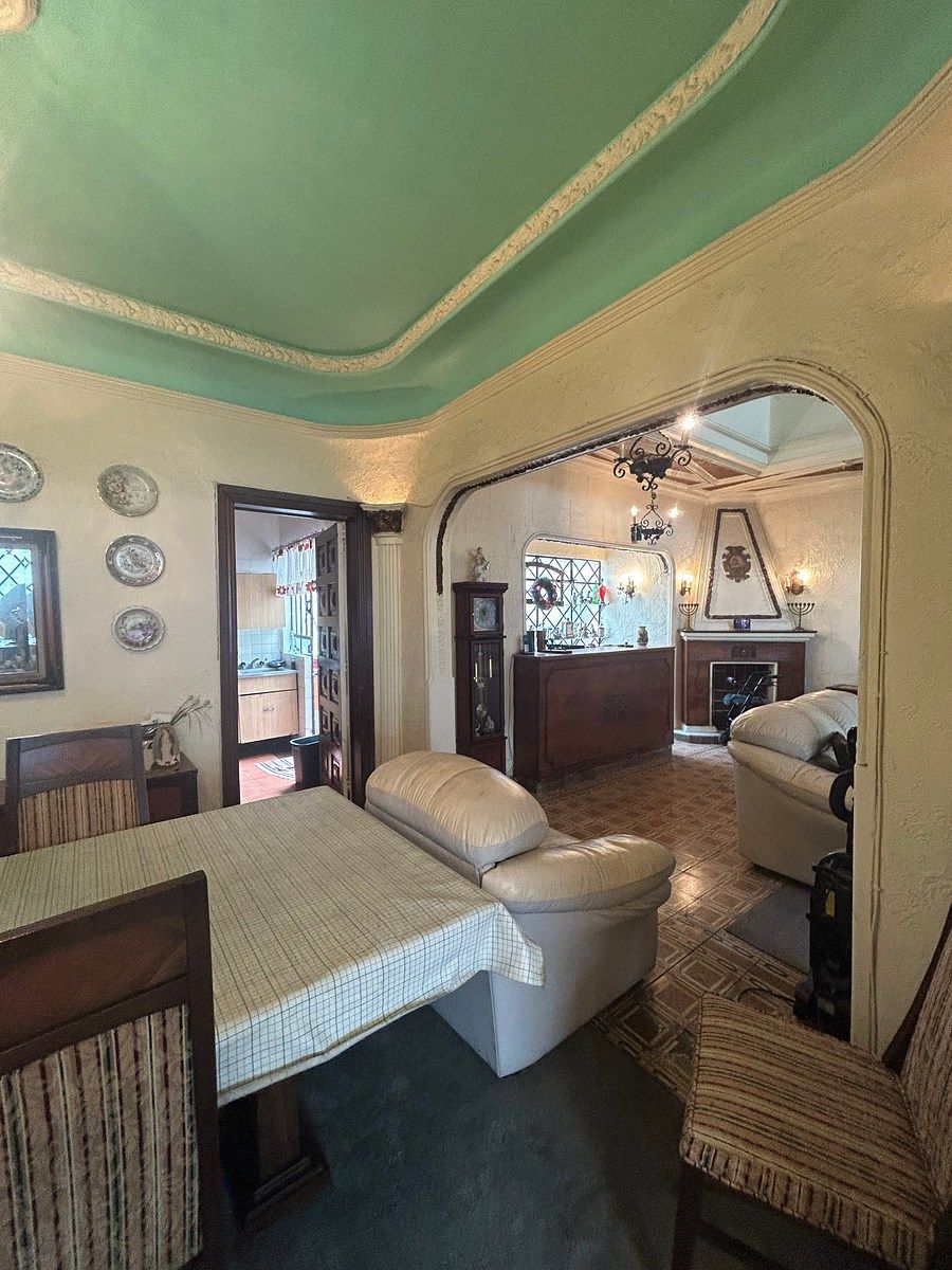 Casa con uso de suelo comercial y con locales - foto 4