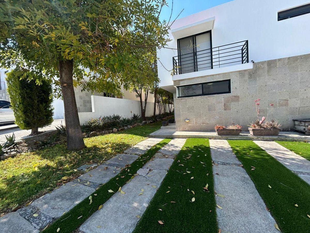 CASA EN VENTA EN LA RESERVA, CUMBRES DEL LAGO, JURIQUILLA - foto 1