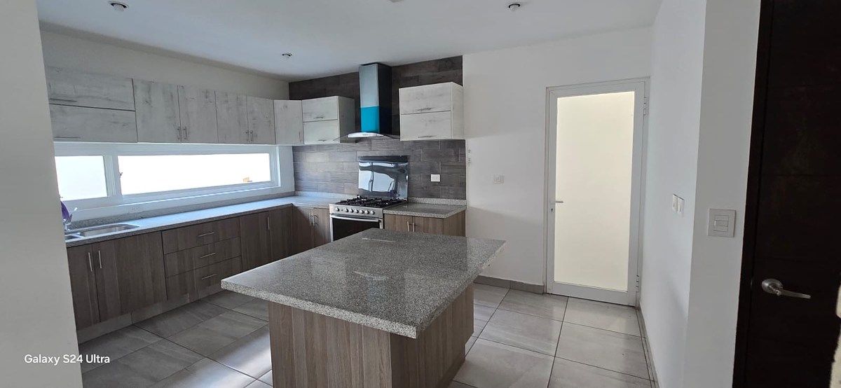 Casa em Colinas de Juriquilla, Querétaro, foto 4 de 15