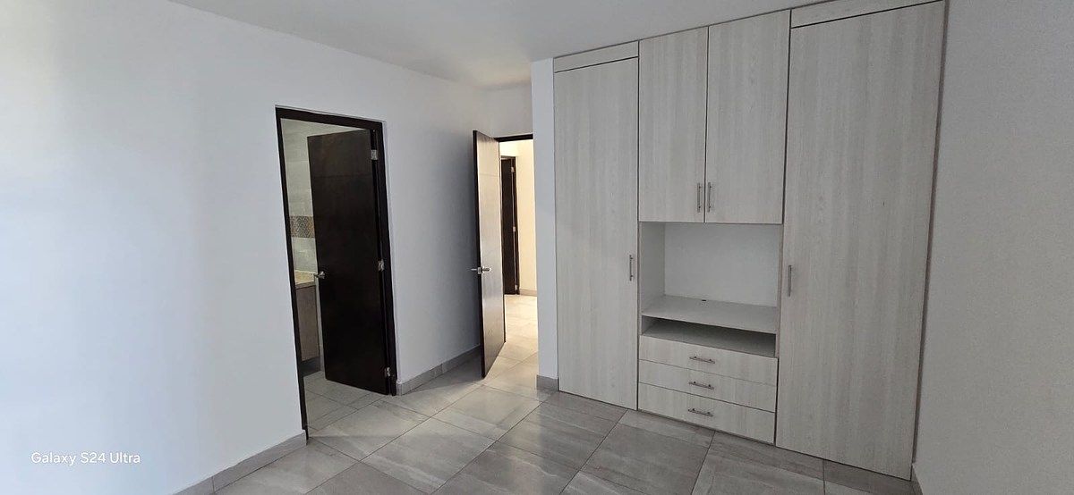 Casa em Colinas de Juriquilla, Querétaro, foto 3 de 15