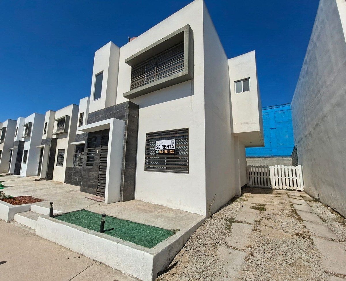 Casa renta área Blvd Insurgentes Fracc Punto Este Capistrano Tijuana, foto 1 de 12